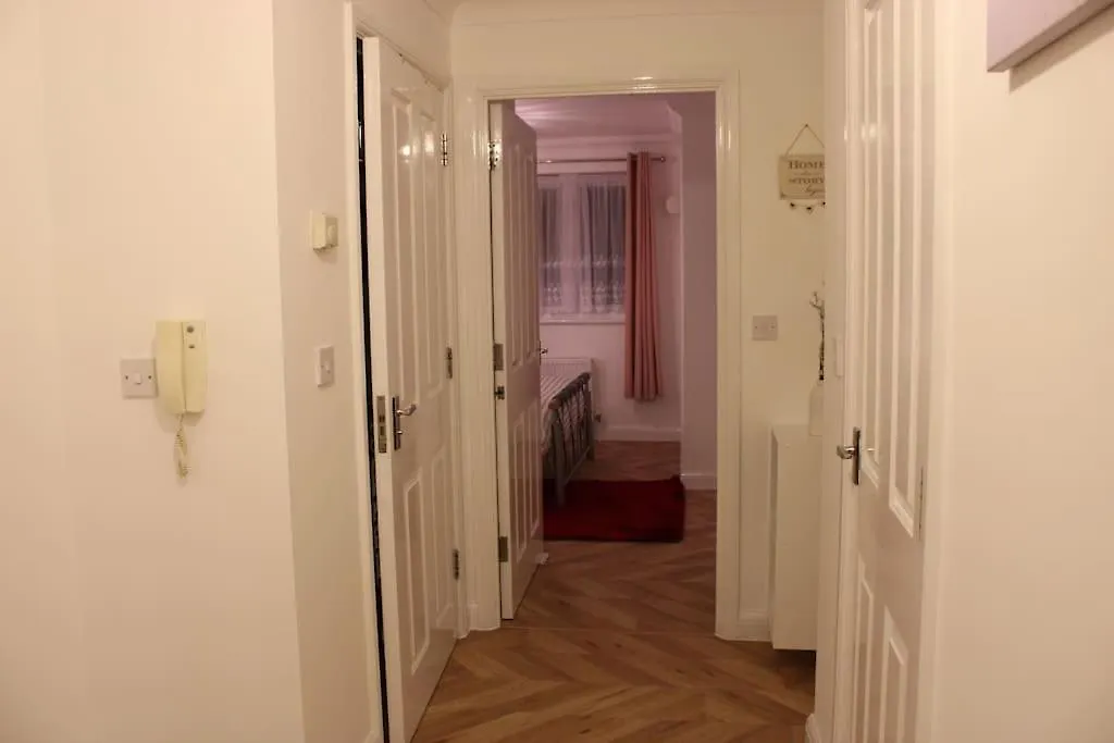 Eldridge Court Apartment - 1 Bedroom Dagenham 0*,